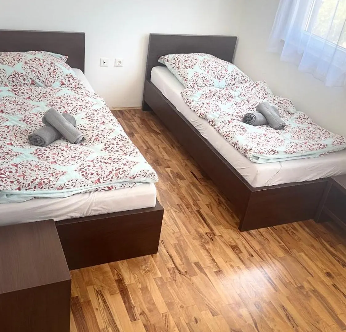 Velura Apartments Tar-Vabriga 度假居